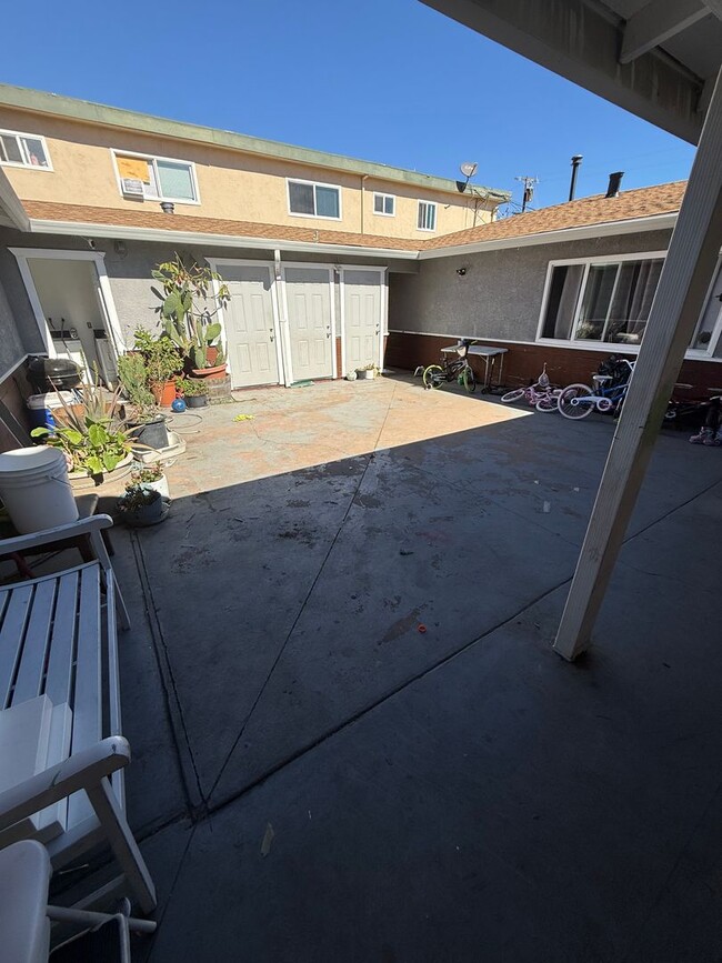 Photo - 1631 Frisbie Ct Unidad 3