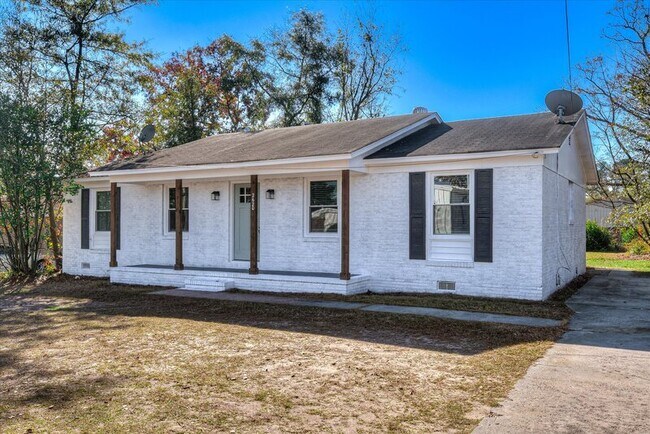 Building Photo - 2620 Lumpkin Rd