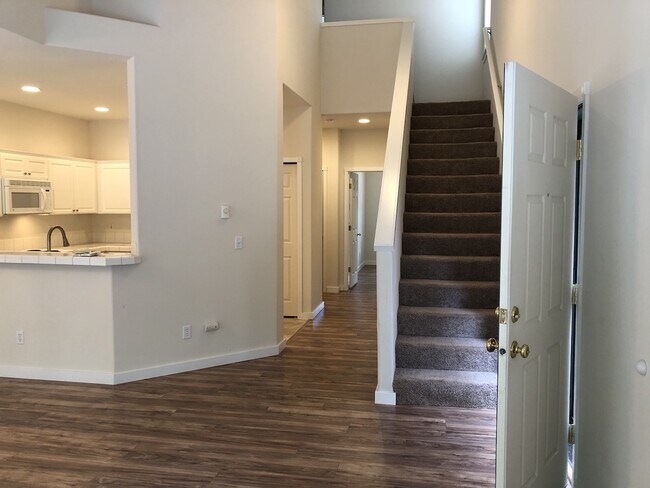 Photo - Beautiful Townhouse in Prime Tigard Locati...