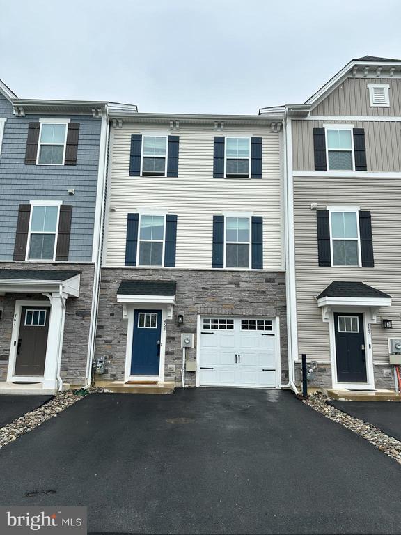 Photo - 463 Paperbark Sq Townhome
