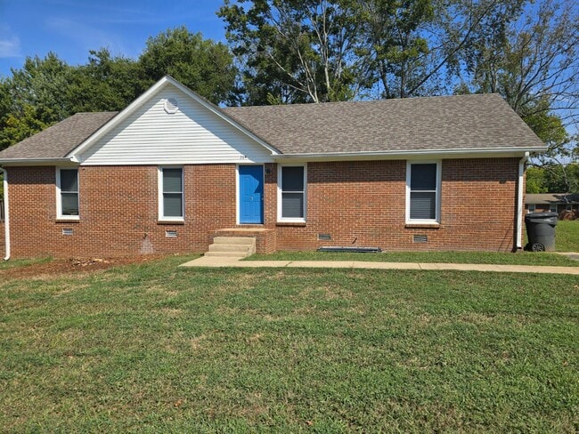 Building Photo - 204 Hunter Dr Rental