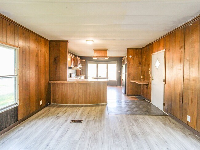Photo - Convenient Pulaski Location – Lawn Care Included!