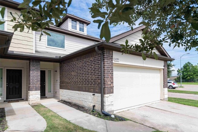 Building Photo - 6255 Brenwood Cir