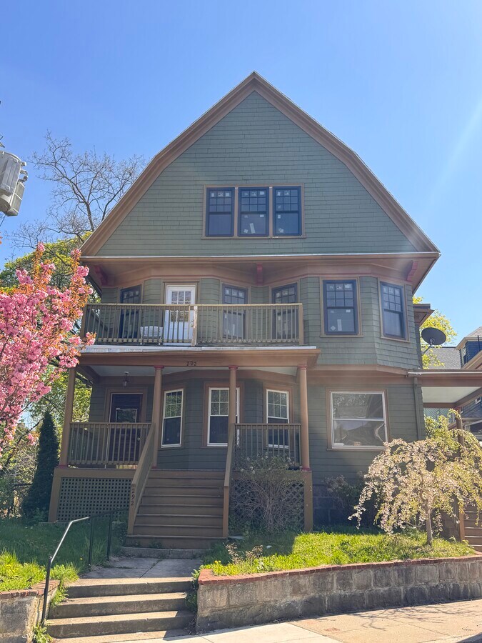 Photo - 292 Park St