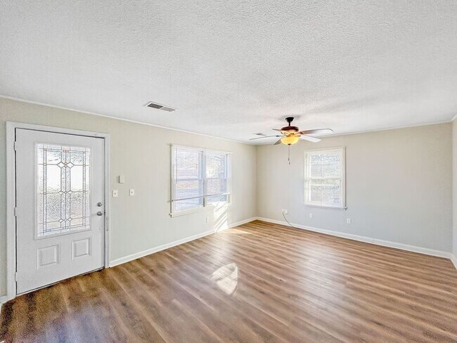 Photo - 533 Burkman Dr