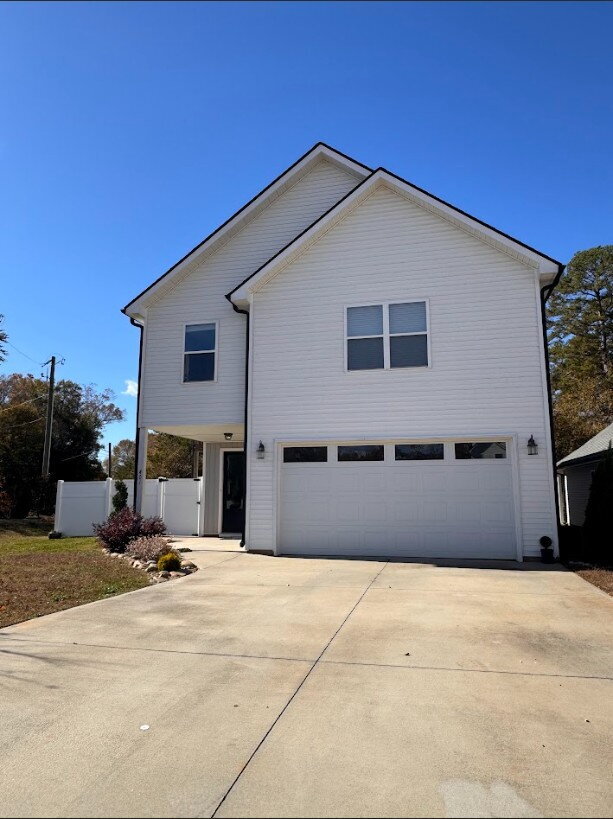 Building Photo - Ask us how to get FREE RENT!