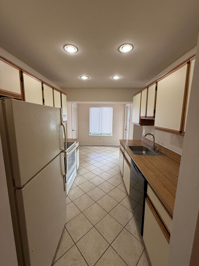 Photo - 8383 Buttress Ln