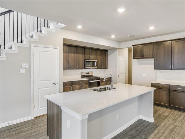 Photo - 2612 Gateway Ave