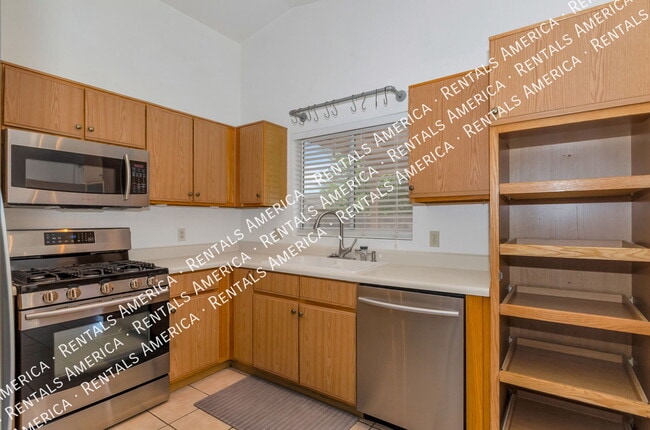 4732 S Fenwick Dr