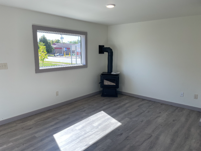 Building Photo - 13813 10th St Rental