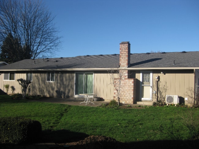 Photo - 953 V St