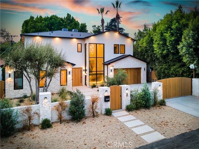 Photo - 5149 Beeman Ave