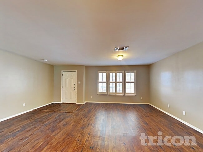 Photo - 4120 Wensledale Dr