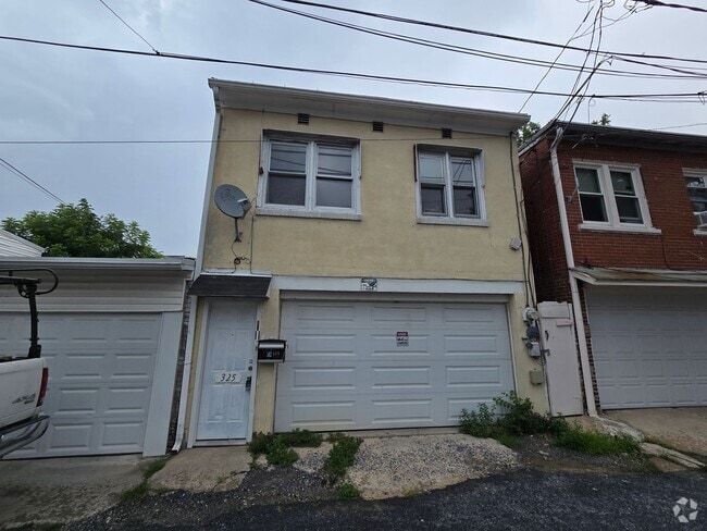 Building Photo - 325 N Perry St Rental