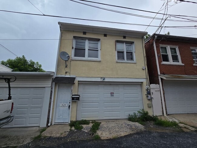 Photo - 325 N Perry St House