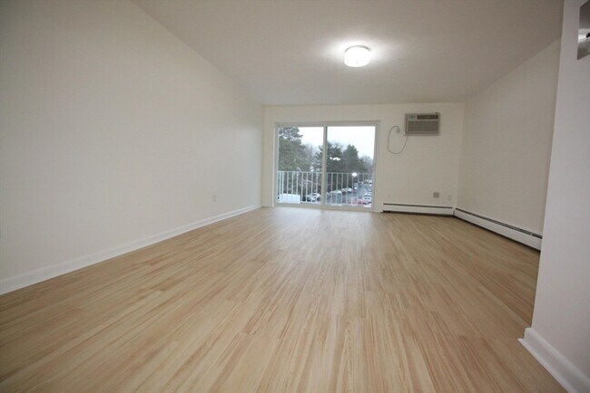 Photo - 34 Hamilton Rd Unit 302