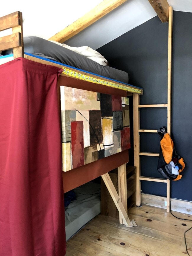 Photo - 109 S 8th Ave