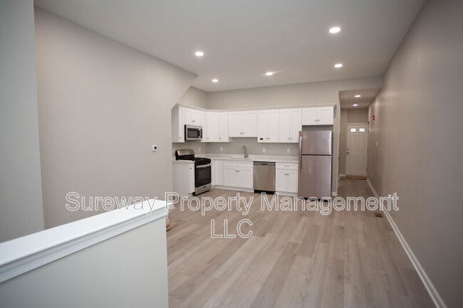 Photo - 1032 Collings Ave