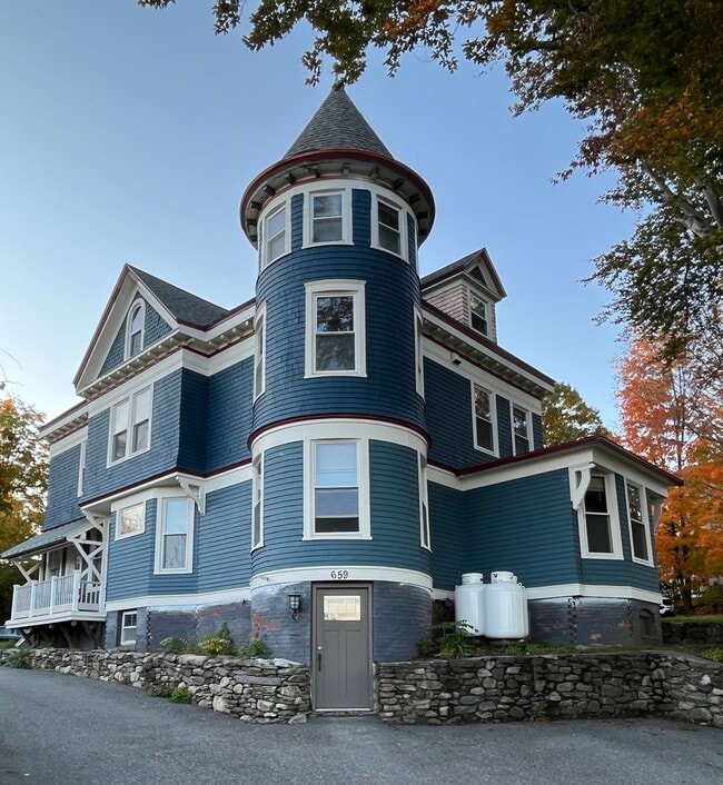 Photo - 659 Southbridge St