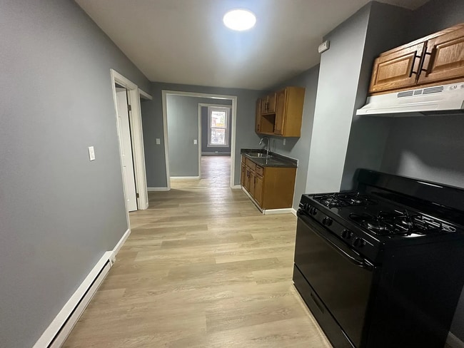 Building Photo - 61 Washington St Unit 2W