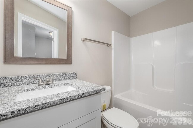 Photo - 84 White St NW