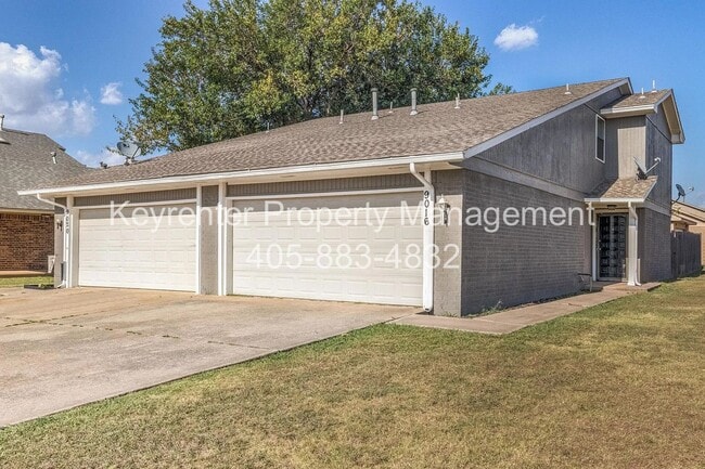 Building Photo - Beautiful 2BD/2.5 BTH Home Right off of NW Expressway and Shopping Areas