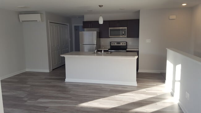 1 BDR - 464 Maple Ave