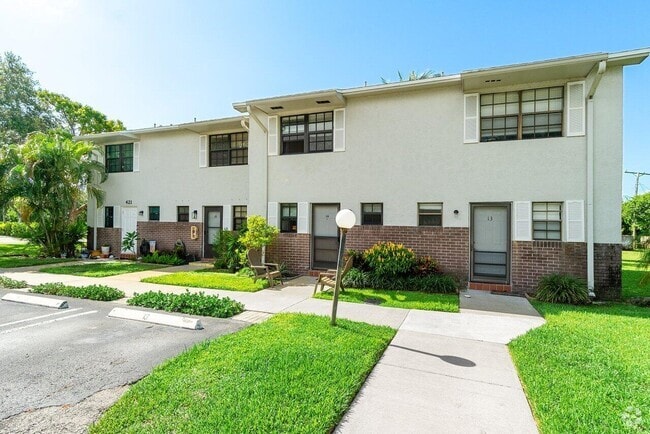 Building Photo - 421 N Cypress Dr Rental