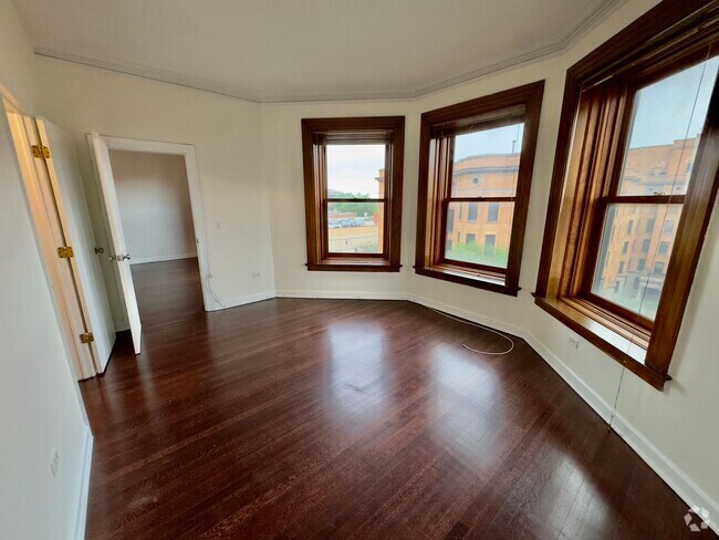 Building Photo - 559 W Surf St Unit 501 Rental