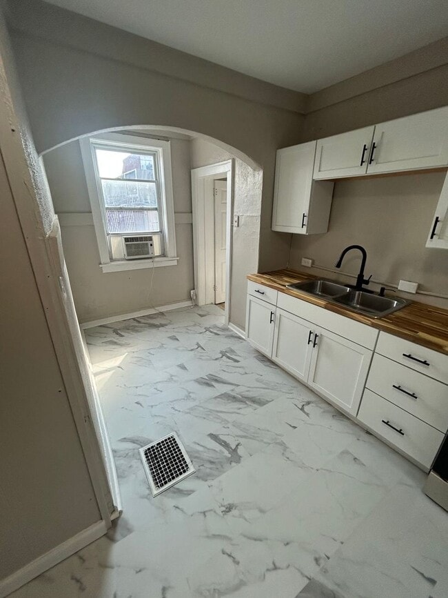 Photo - 2905 Madison Ave Unit 1