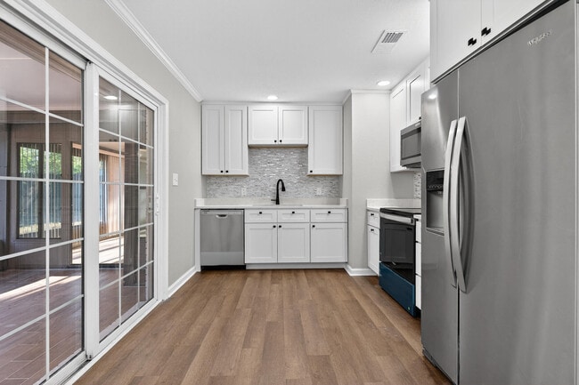 Photo - 420 Paradise Rd