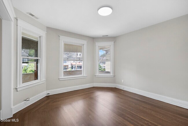 216 Delaware Ave