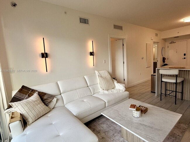 Photo - 321 NE 26th St Unidad 513