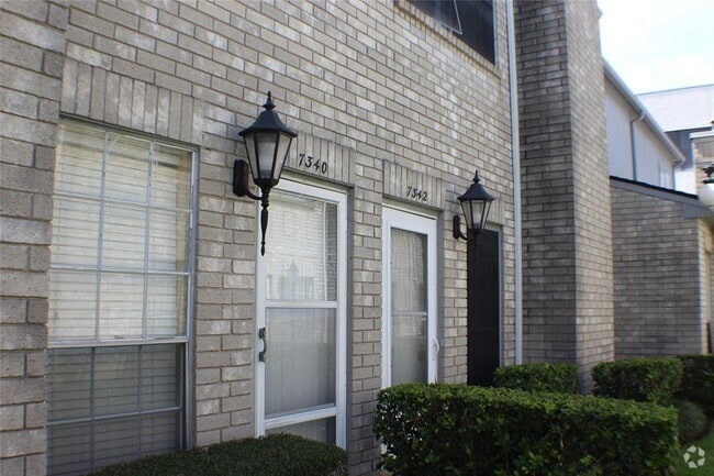 Building Photo - 7342 Regency Square Ct Unit 7342 Rental