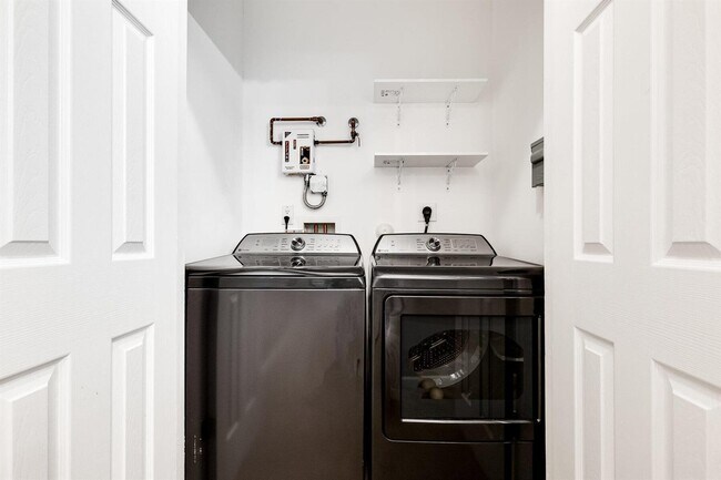 Photo - Northeast 18th Avenue, Fort Lauderdale, FL 33304 - 3 BR 2.5 BA townhouse