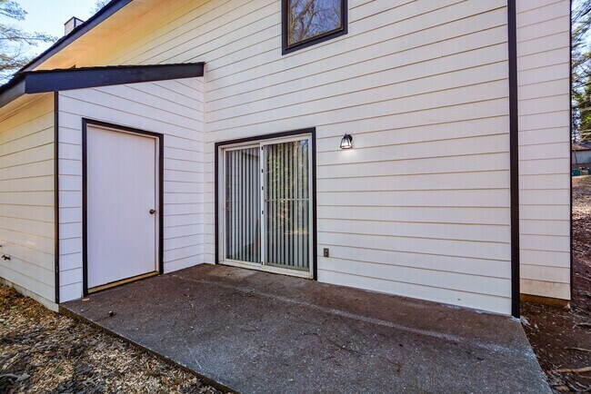 Building Photo - 1314 N Lea Ct SE Unit A Rental