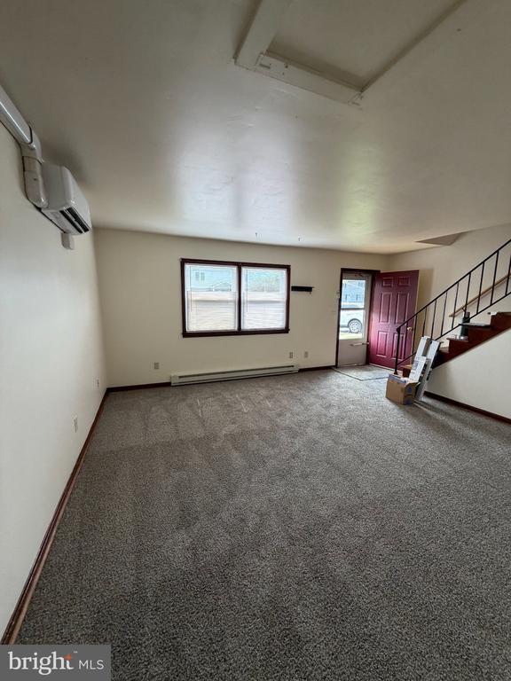Photo - 409 Market Ave