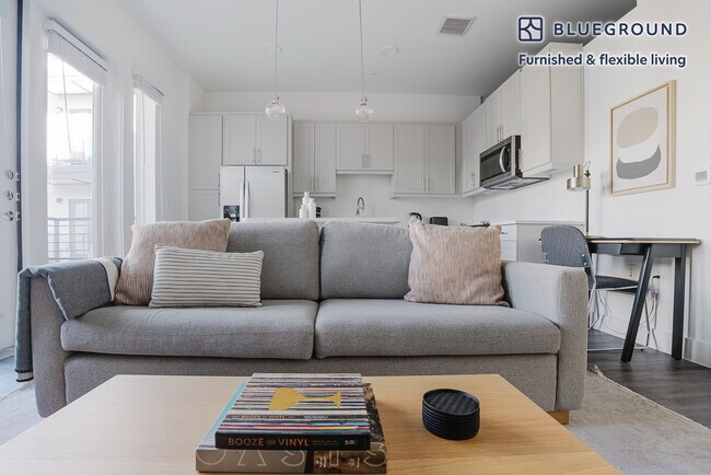 Photo - 212 W Highland Mall Blvd Unidad FL3-ID275