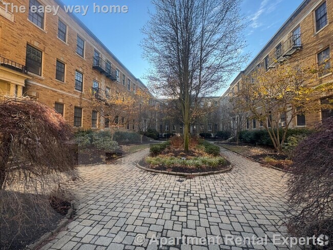 Building Photo - 856 Massachusetts Ave Rental