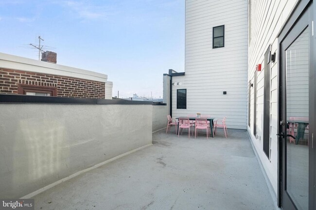 Photo - Modern One Bedroom in Port Richmond! MOVE ... Unit 11