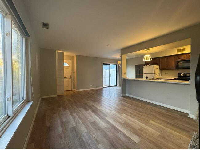 Photo - 1687 Cornell Dr