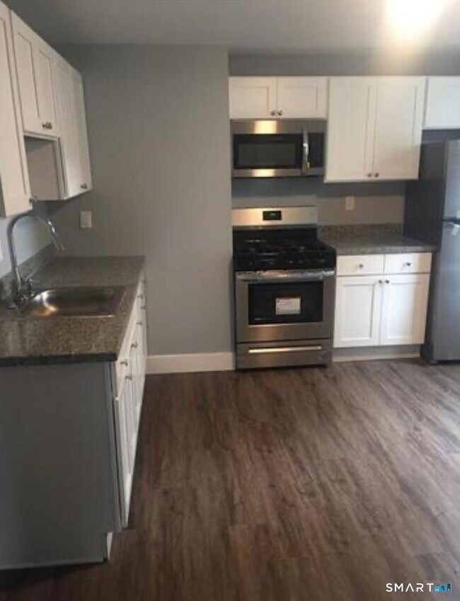 Photo - 102 Lombard St