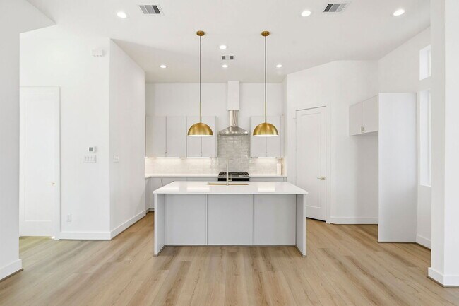 Photo - 3830 Wilmer St