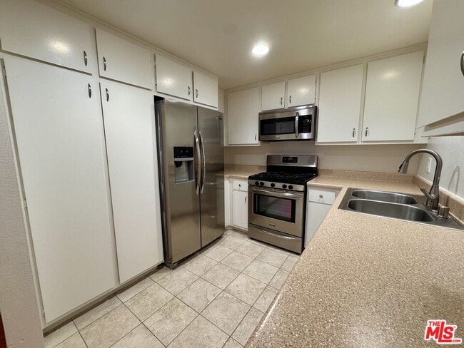 Photo - 1348 E Hillcrest Dr Condo Unit 69