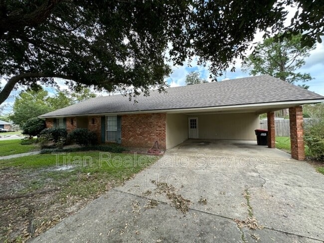 Building Photo - 413 Woodvale Ave