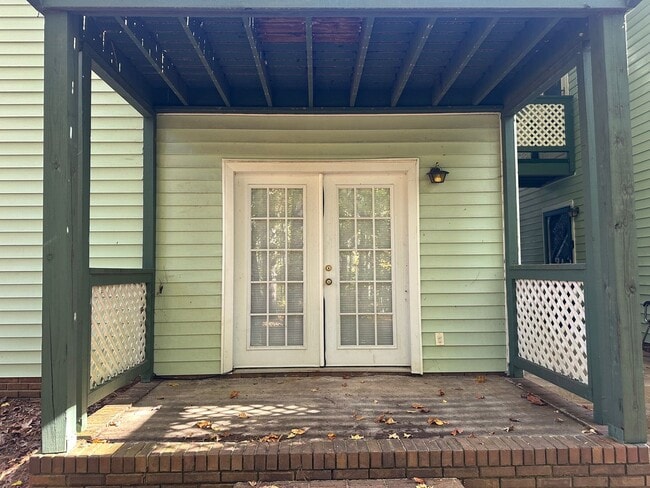 Photo - 23 Greenbriar* Unit #23-Greenbriar