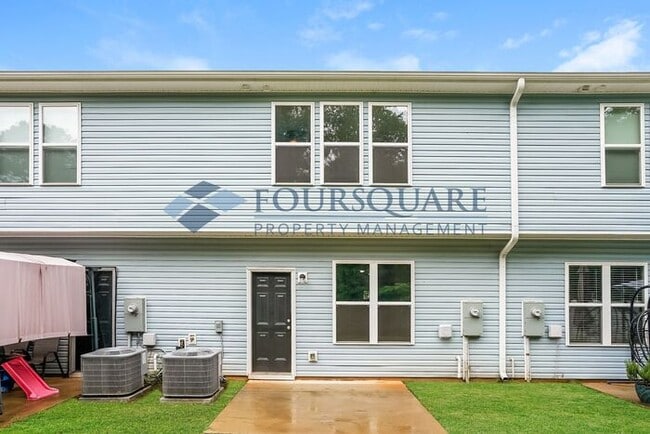 Photo - Spacious 3-Bed Townhome with Back Patio & ...
