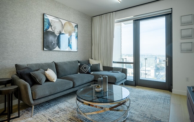 Living Room - 400 S Broadway Unit 2604