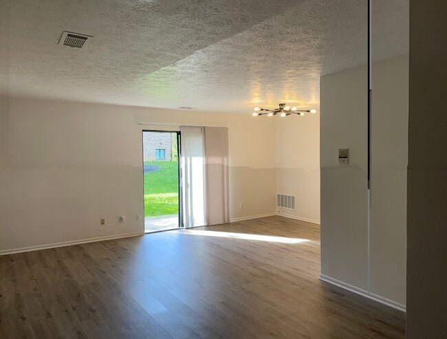 Photo - 7214 Creekview Dr Unit #3