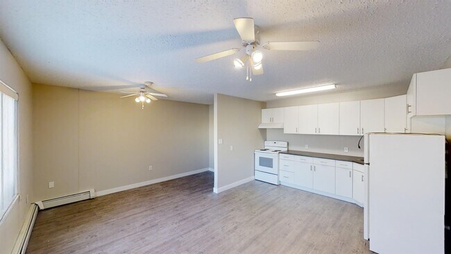 Photo - 9932-9105 105 Ave Unit 306